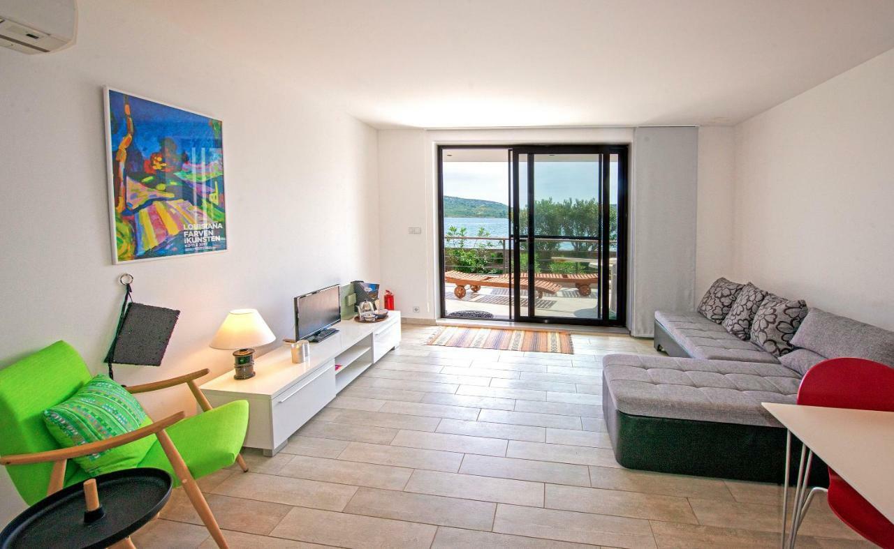 Midavkl Apartment Pirovac Bagian luar foto